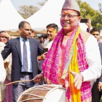 Holi 2023 Uttarakhand CM Pushkar Dhami danced on hill songs on Holi celebration, Uttarakhand news, uttarakhand news in hindi, uttarakhand news hindi, uttarakhand hindi news, latest uttarakhand news, उत्तराखंड समाचार, उत्तराखंड न्यूज़, पुष्‍कर सिंह धामी न्‍यूज