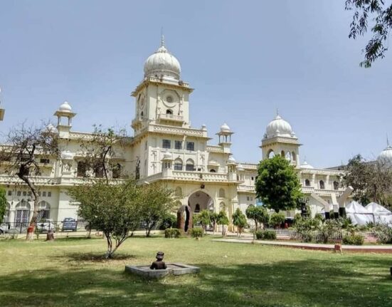 Lucknow University student calls police when No entry in class